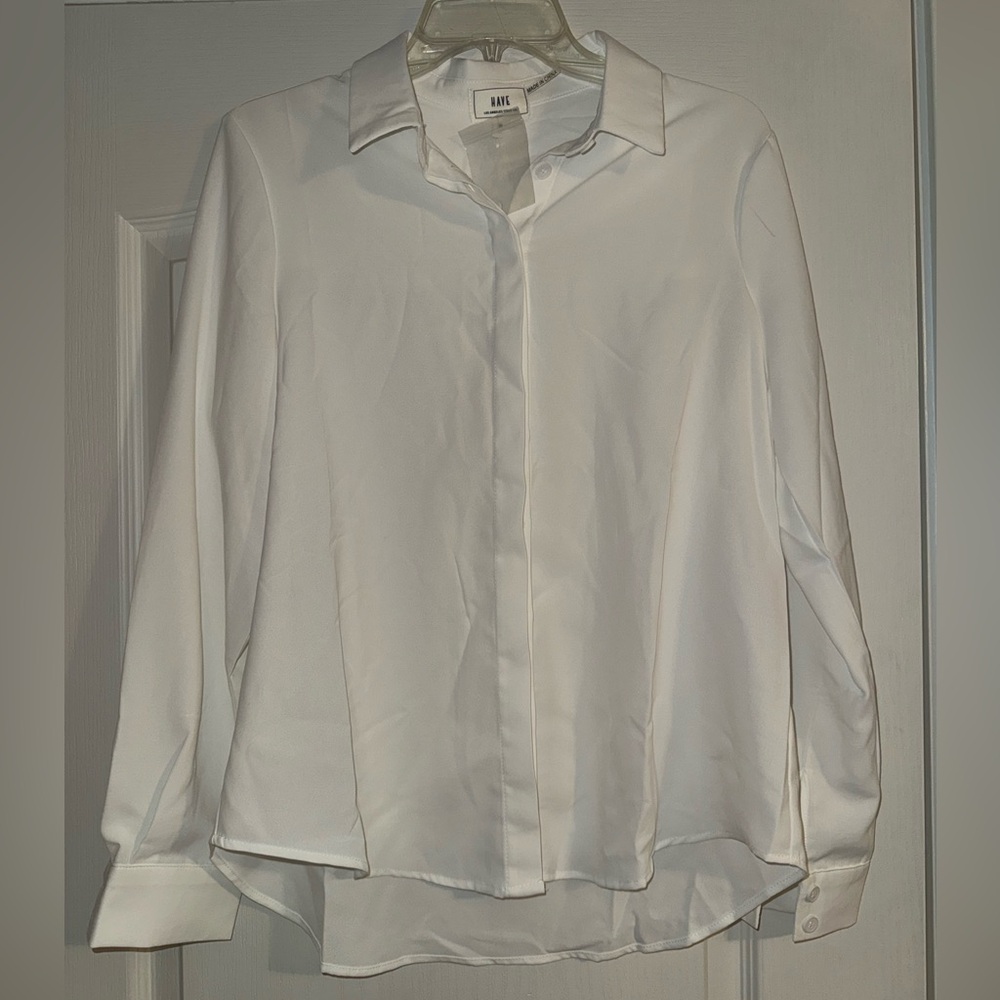 Have concealed Button-Front White Collared Blouse from Nellie Mae boutique NWT